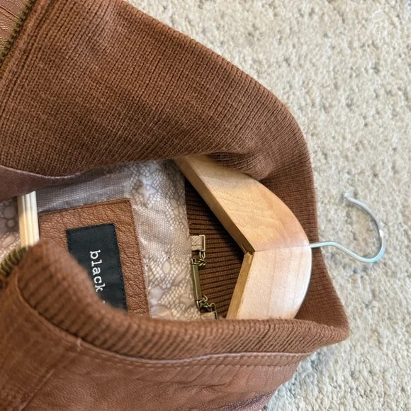 Black Rivet S EUC barely worn Women's Tan Leather Jacket high collar fall trend - Picture 11 of 15